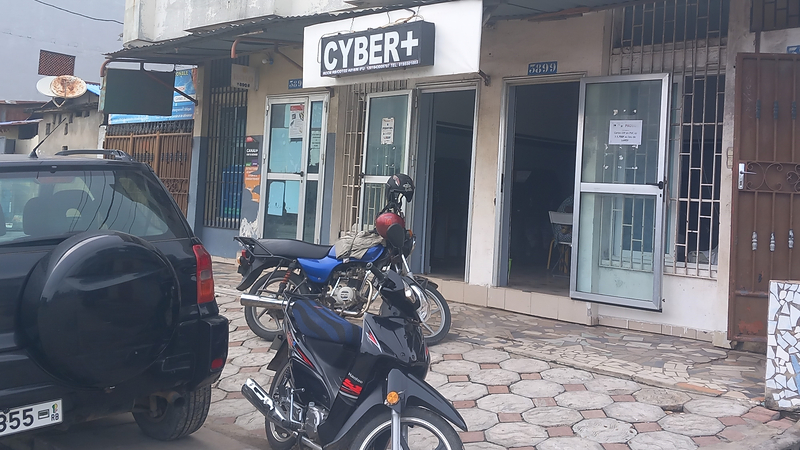 Cybercafé CYBER+